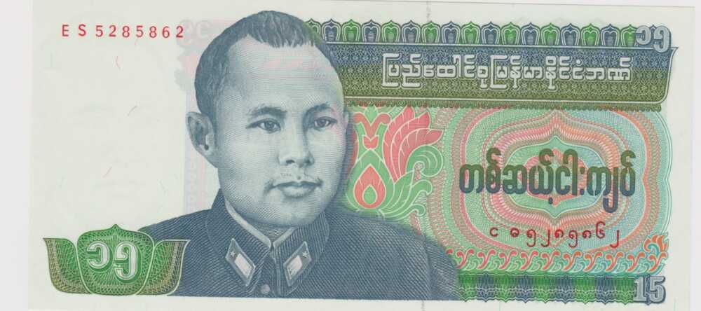 1986 - 15 Kyats - Birmania